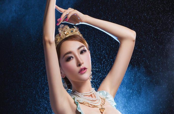 情感界限与分享的挑战